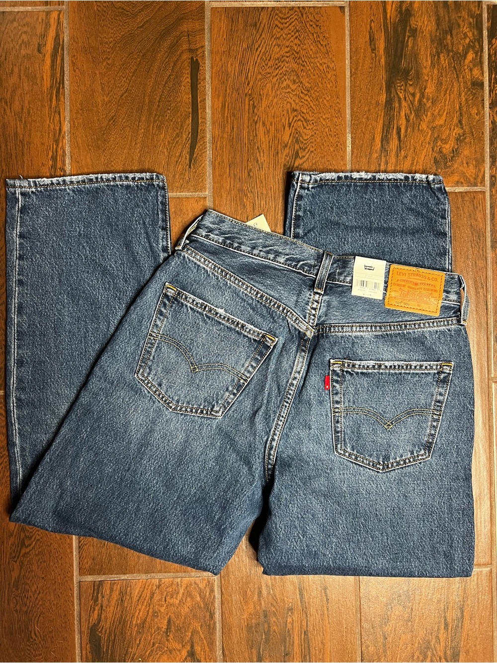 Levi’s Premium 90s Ankle Dark Wash Distressed Denim Jeans Straight Leg Size 27 - Picture 3 of 5